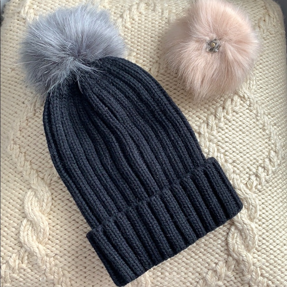 NWT Citations Black Knit Beanie Hat - changeable faux fur Pompom